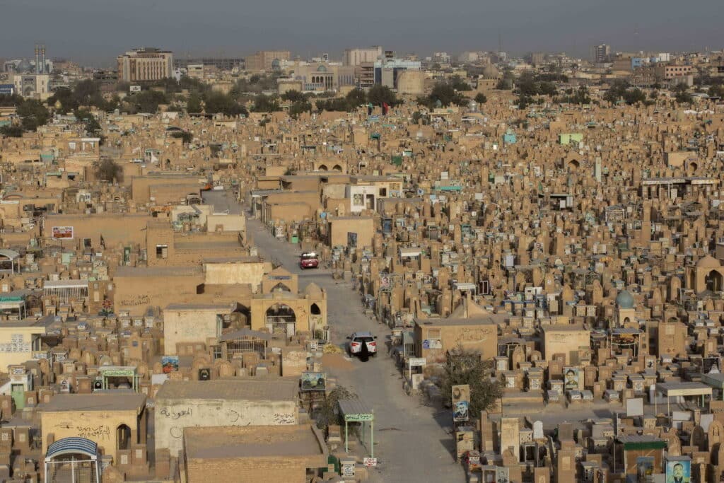 مقبرة وادي السلام