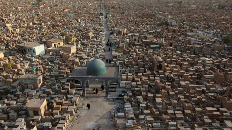 مقبرة وادي السلام